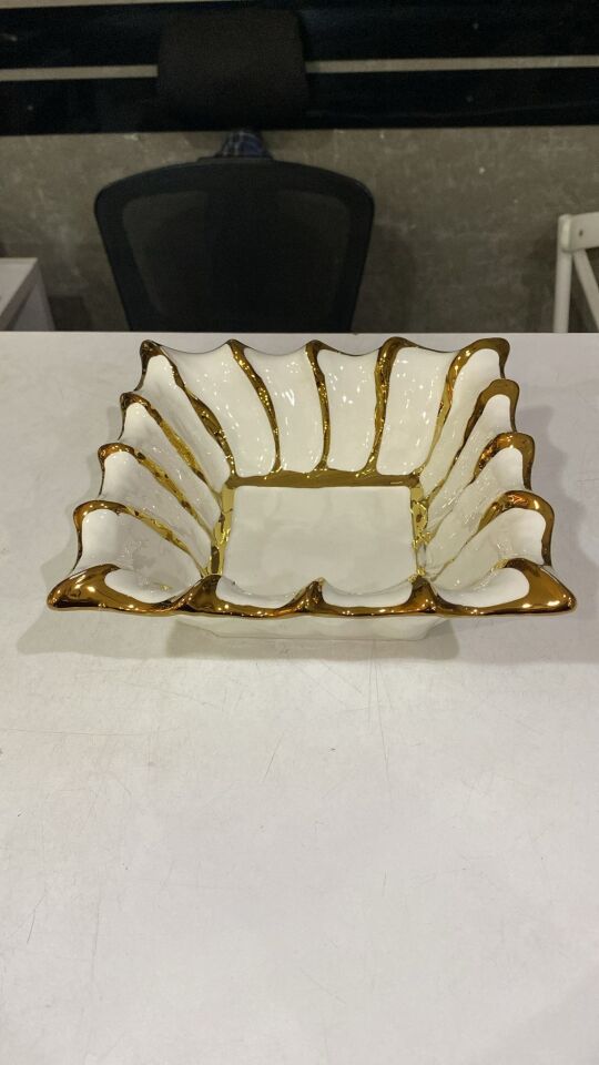 20 CM KARE KASE BEYAZ-GOLD