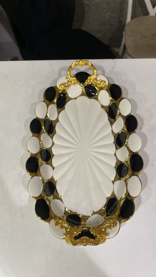 Kulplu Lüks Porselen Sunum Tepsisi 36X22.5 CM OVAL TEPSİ SİYAH-BEYAZ